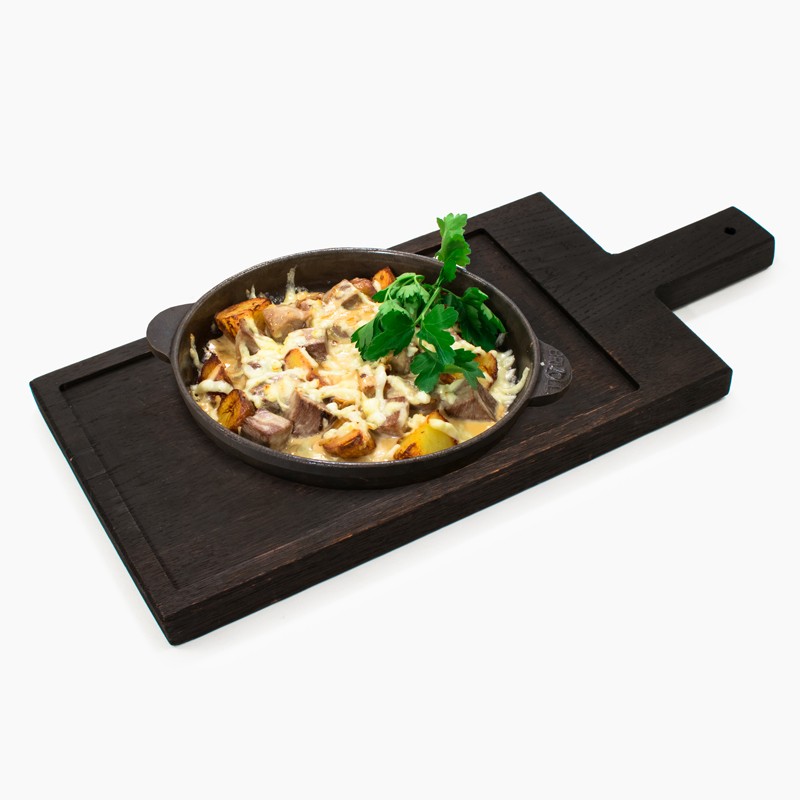 Язык в сливочном соусе с картофелем