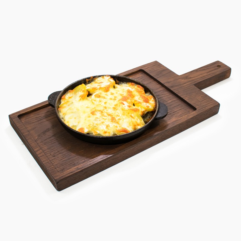 Язык запеченный под сыром Моцарелла